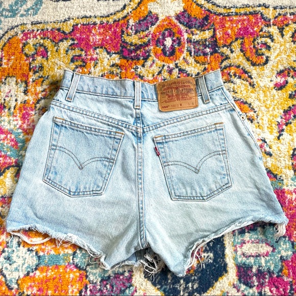 SOLD Vintage Levi’s 550 high-waisted shorts - Picture 1 of 5